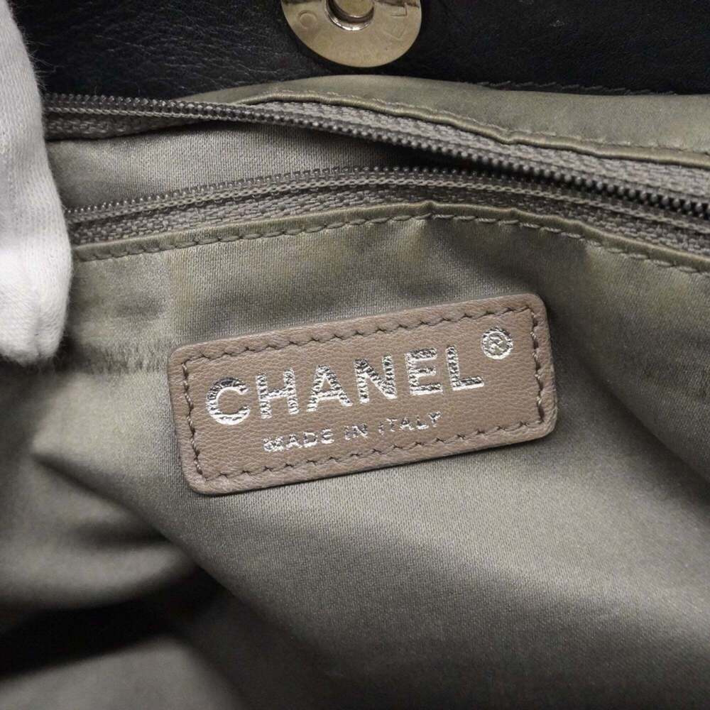 CHANEL Black Lambskin Leather Tote Bag - Picture 5 of 13